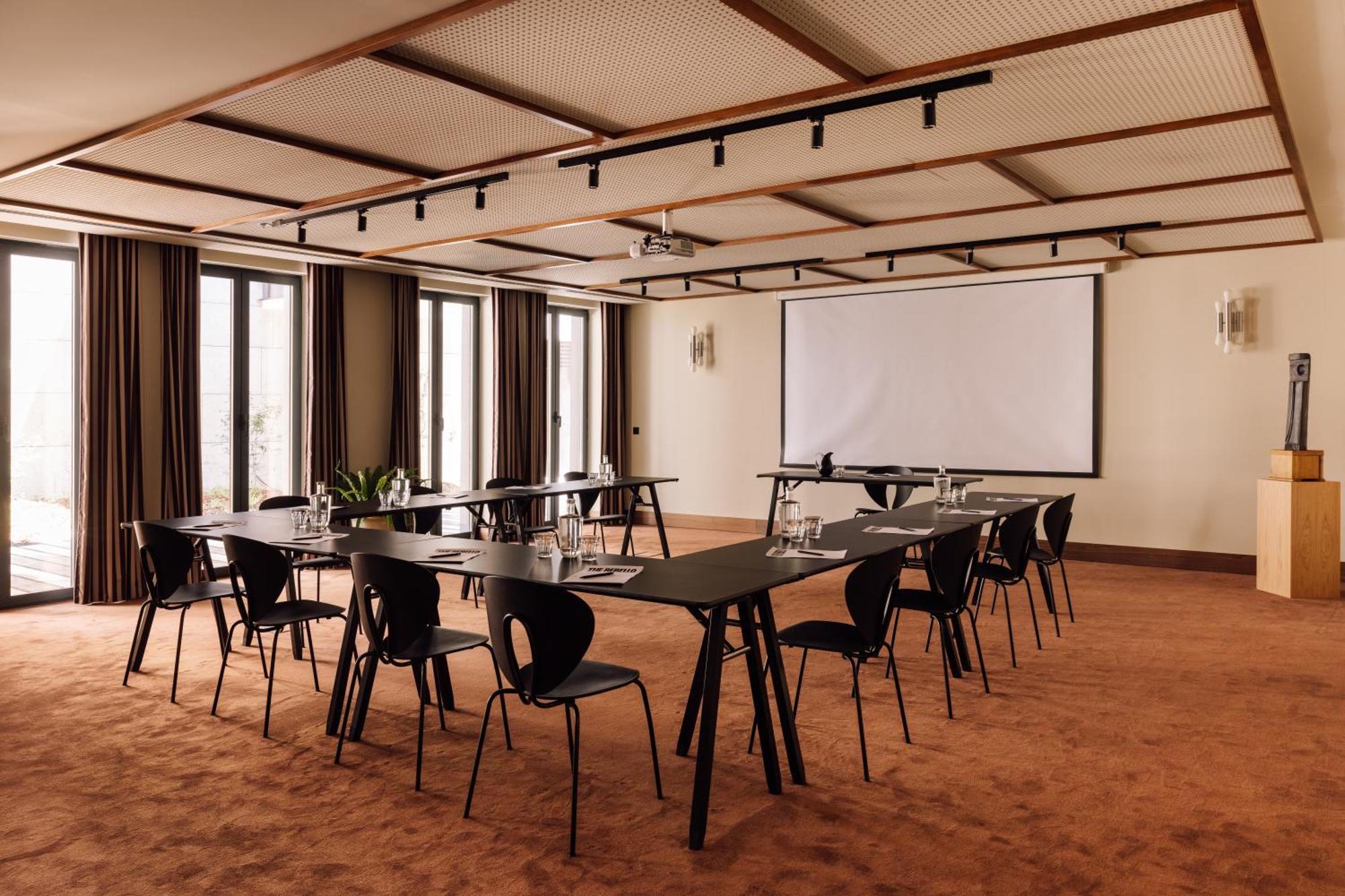 The Rebello Hotel & Spa - Small Luxury Hotels Of The World Вила-Нова-ди-Гая Экстерьер фото Meeting room