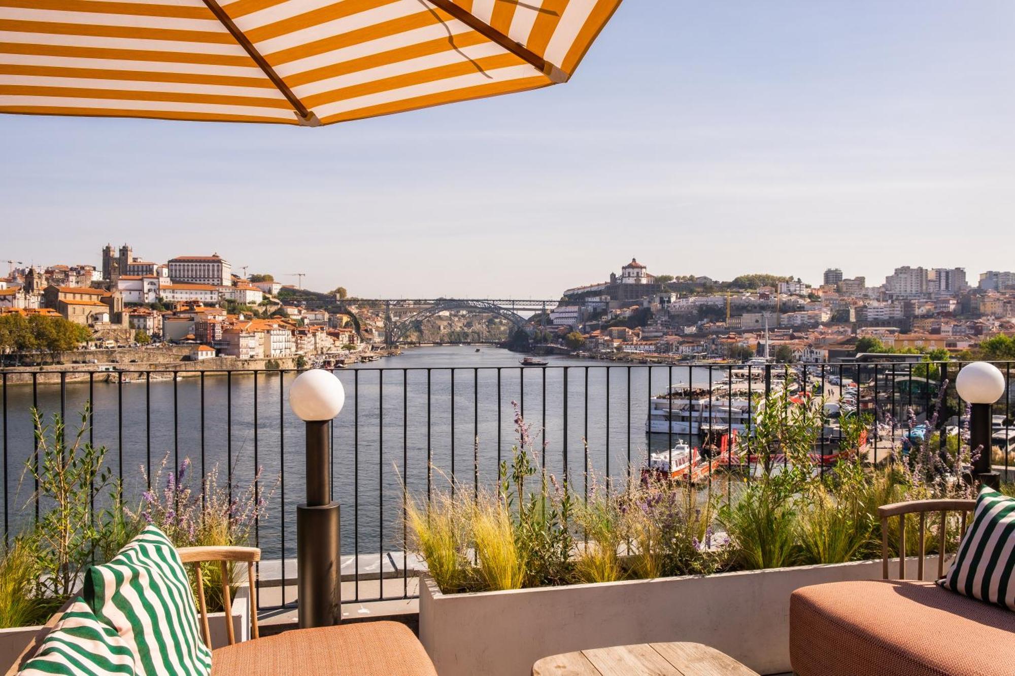 The Rebello Hotel & Spa - Small Luxury Hotels Of The World Вила-Нова-ди-Гая Экстерьер фото The view from the hotel's rooftop terrace