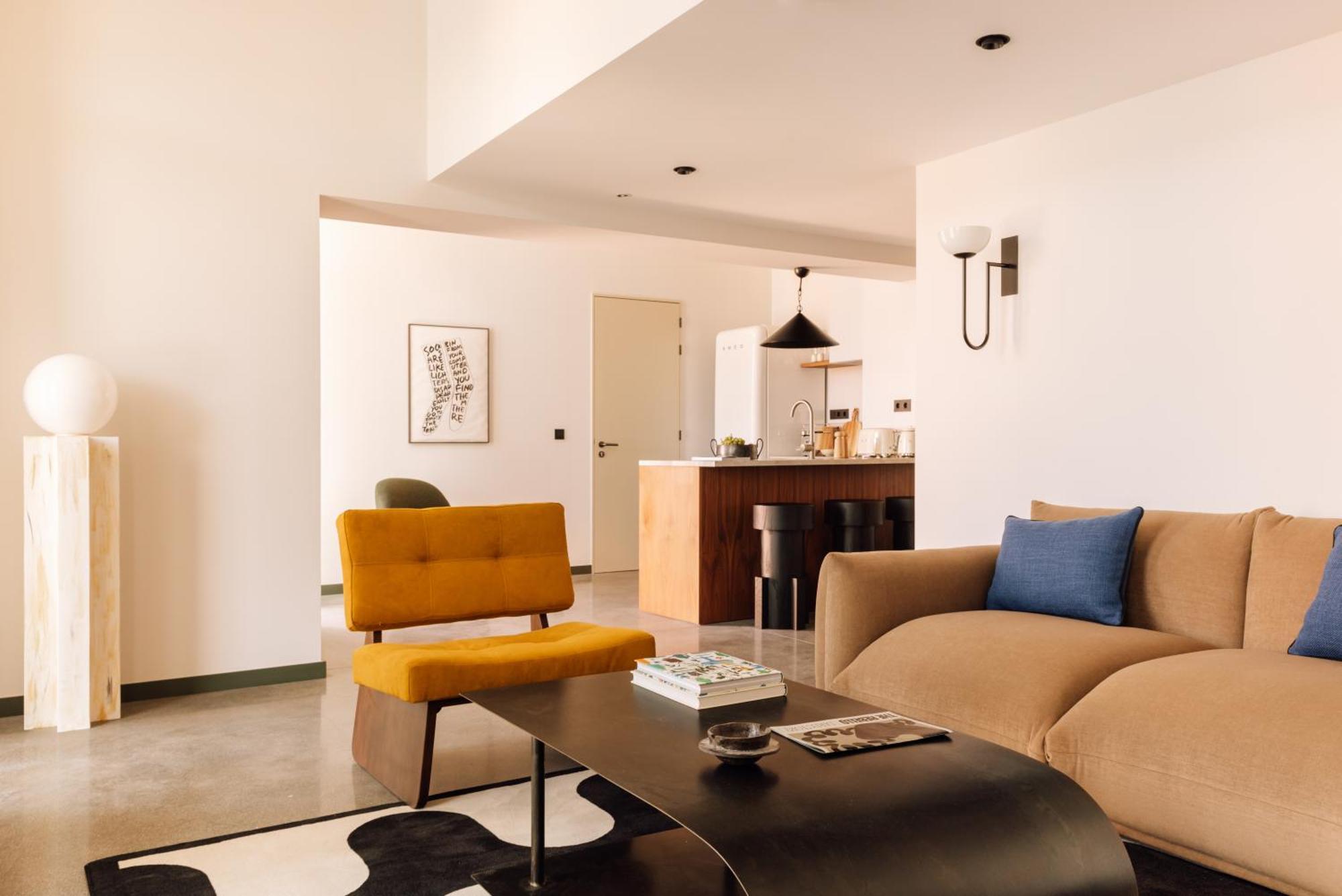 The Rebello Hotel & Spa - Small Luxury Hotels Of The World Вила-Нова-ди-Гая Экстерьер фото Interior of a suite at the Hotel