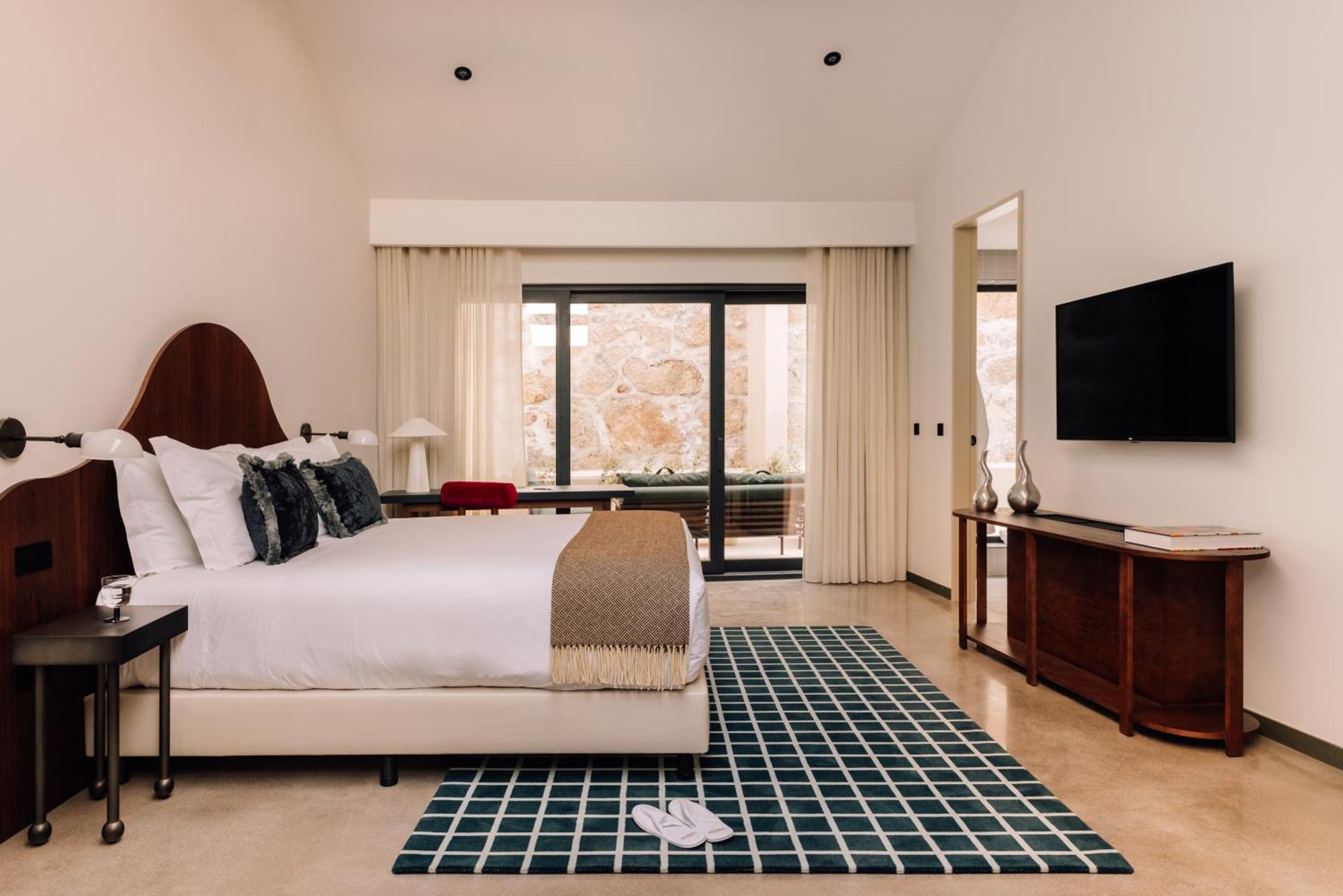 The Rebello Hotel & Spa - Small Luxury Hotels Of The World Вила-Нова-ди-Гая Экстерьер фото A bedroom at the hotel
