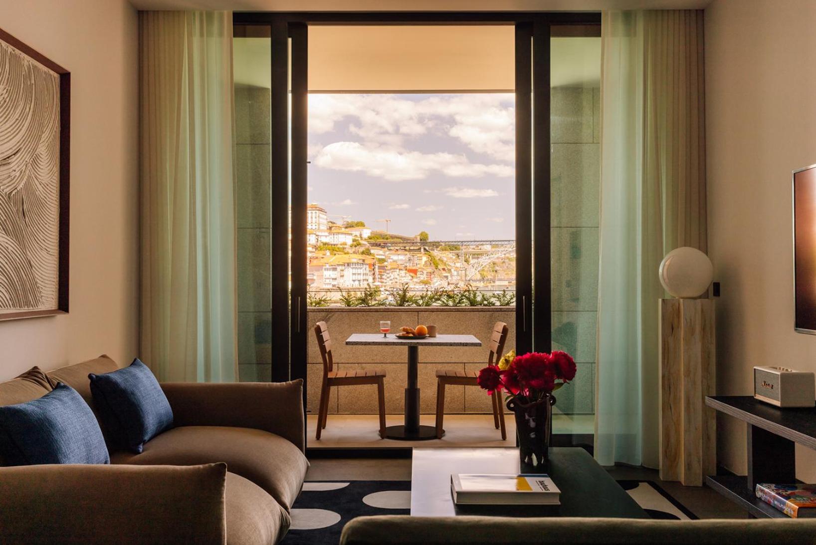The Rebello Hotel & Spa - Small Luxury Hotels Of The World Вила-Нова-ди-Гая Экстерьер фото A suite at the Four Seasons Hotel, Athens